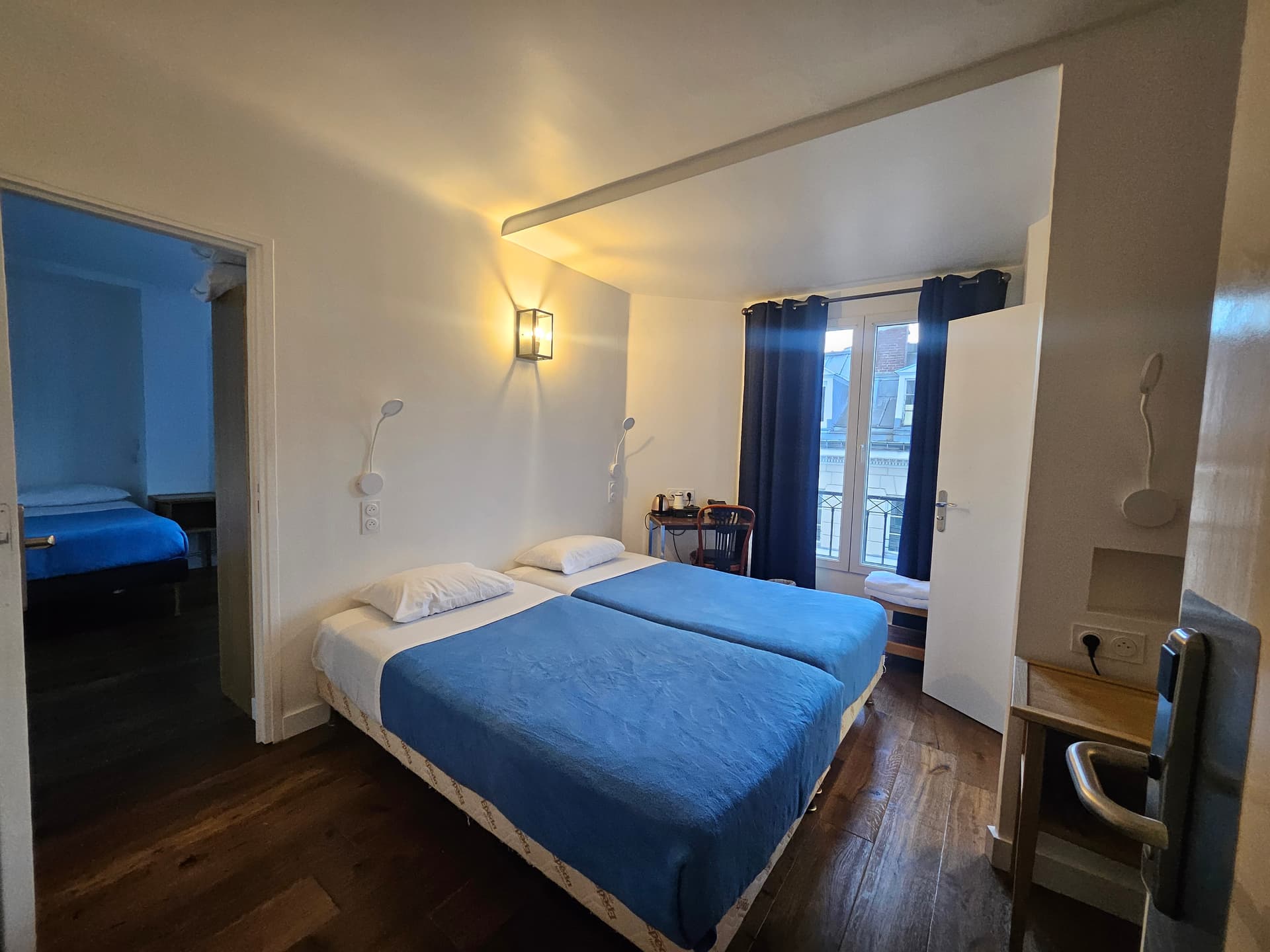 Mixed Triple Room at Hotel La Louisiane