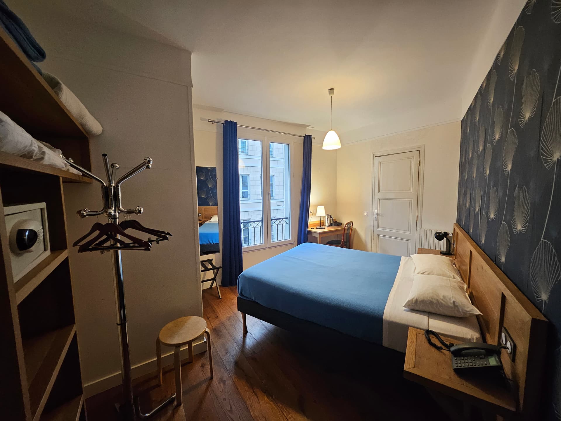 Premium Twin Room at Hotel La Louisiane