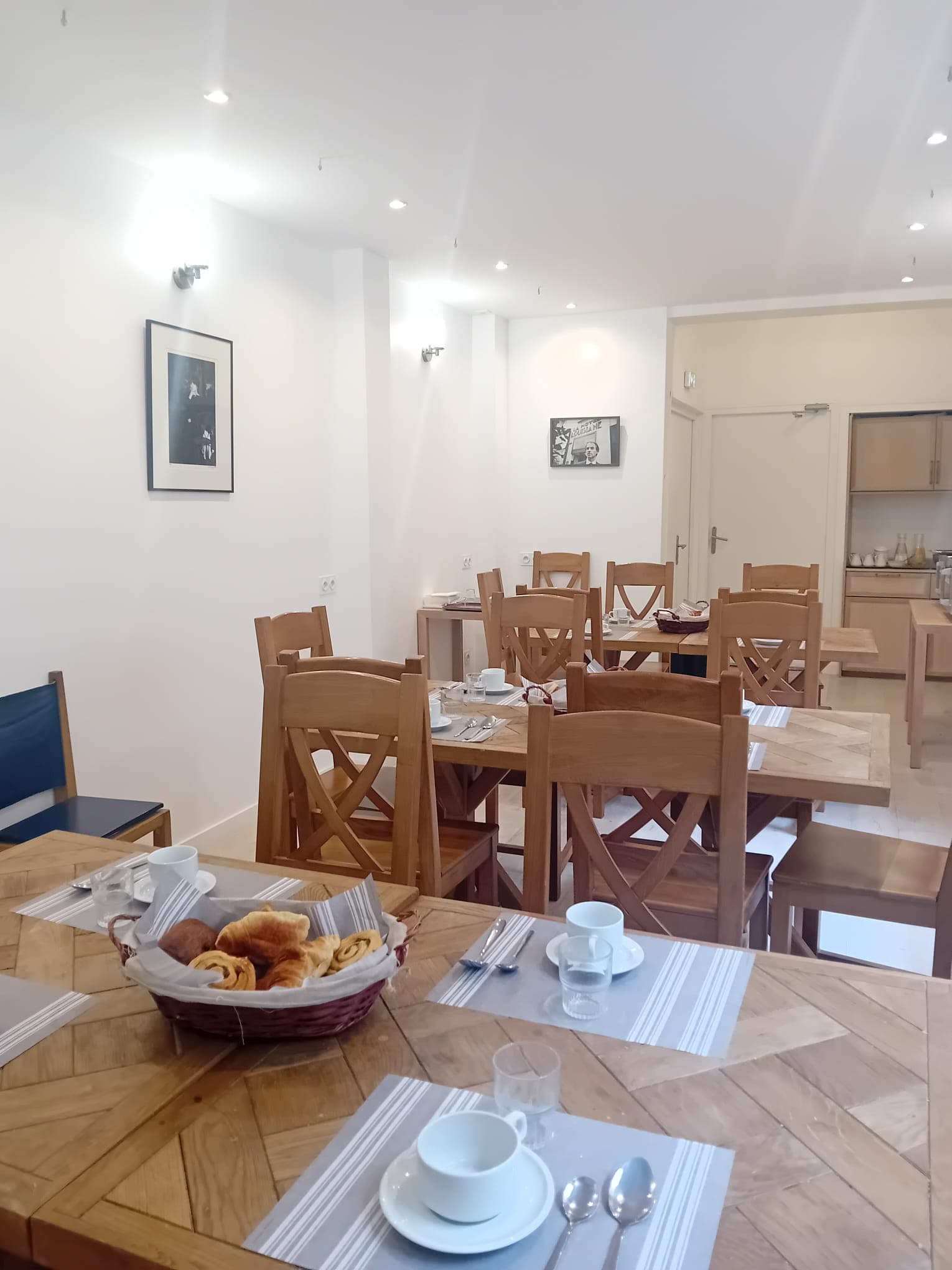 Ambiance petit-déjeuner à l'Hôtel La Louisiane