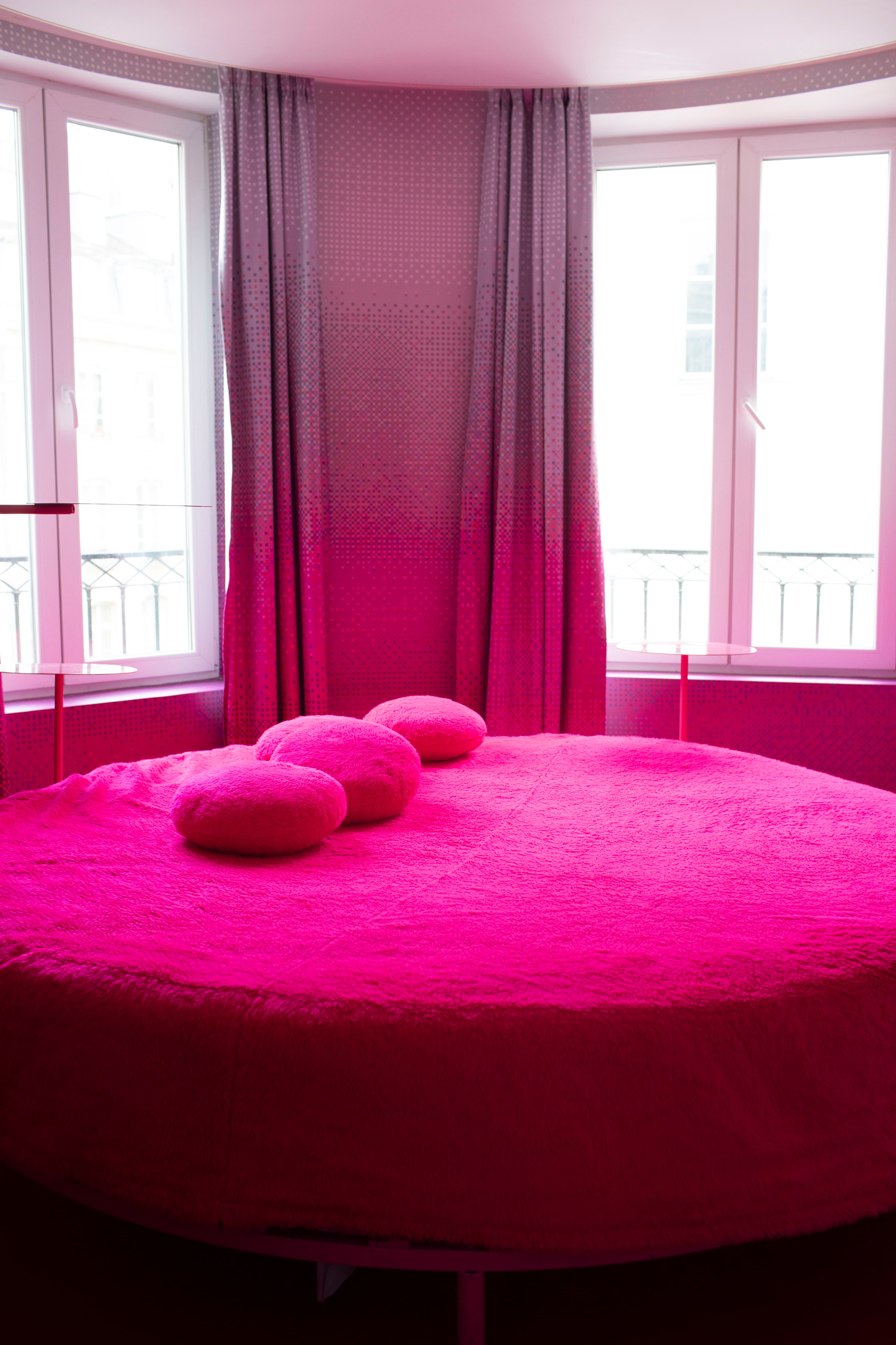 Chambre rose de l'hôtel