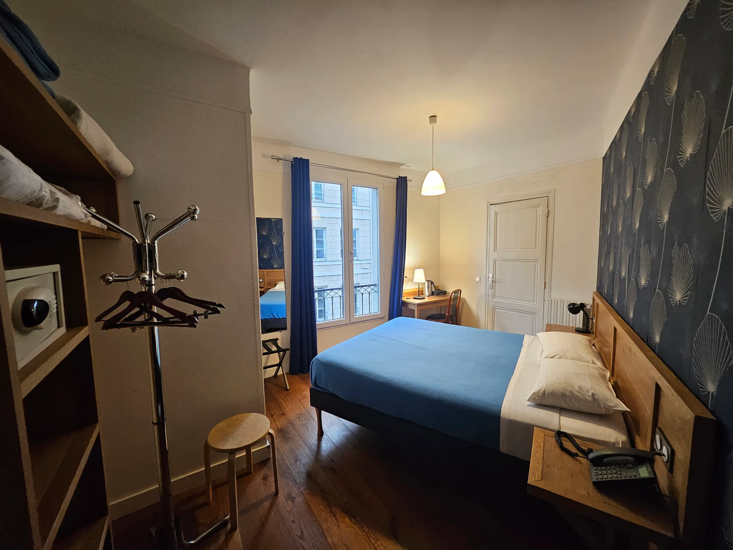 db.room_type.twin_premium